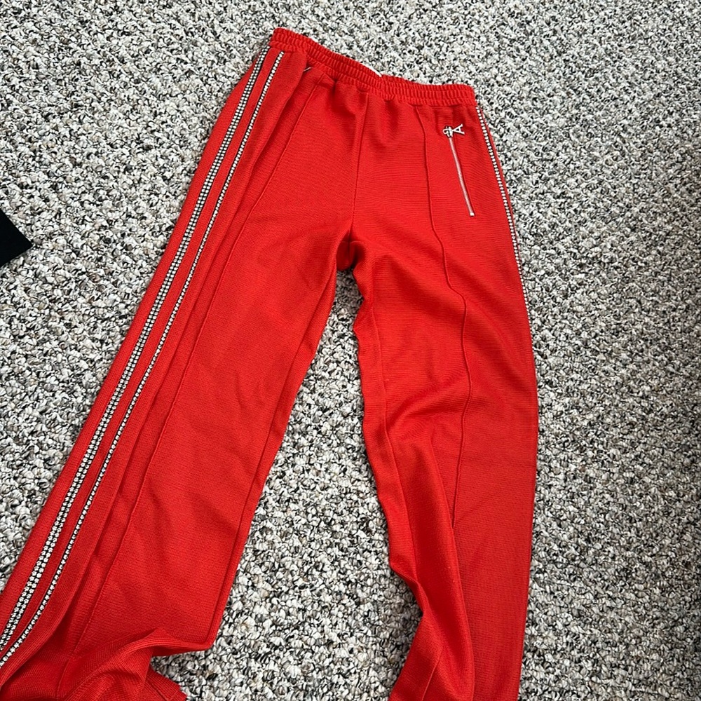 Area red pants